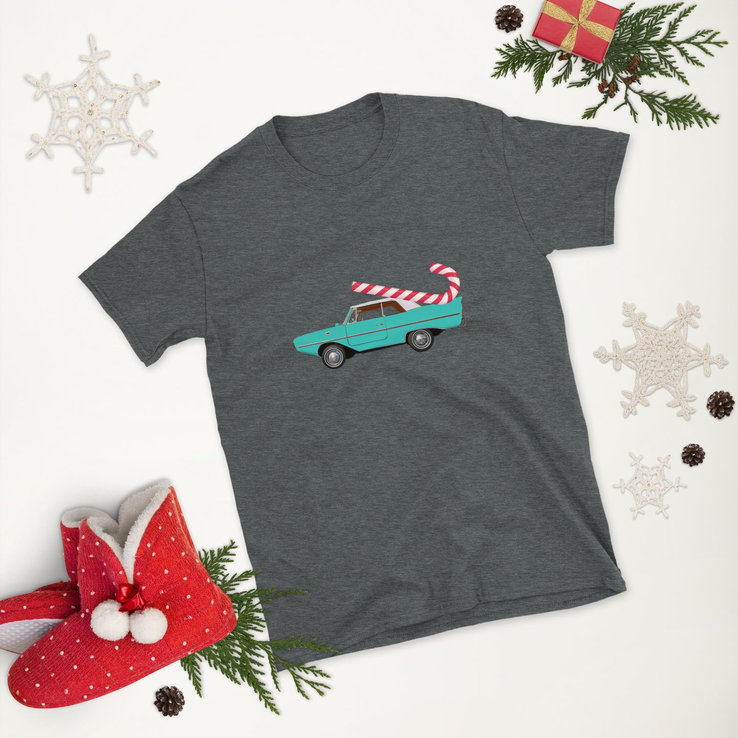 Amphicar 770 Fjord Green Amphibious Car with Christmas Wreath for Car Lovers Unisex T-Shirt