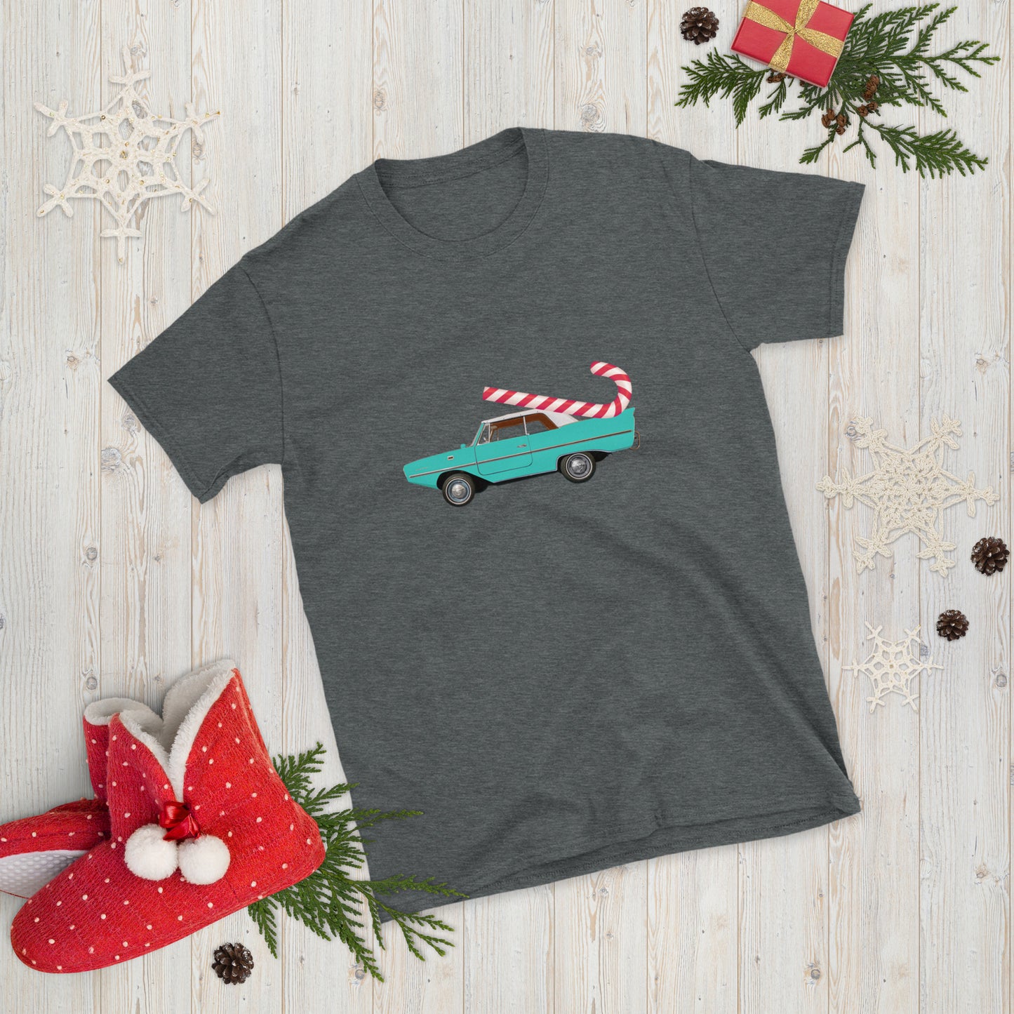 Amphicar 770 Fjord Green Amphibious Car with Christmas Wreath for Car Lovers Unisex T-Shirt