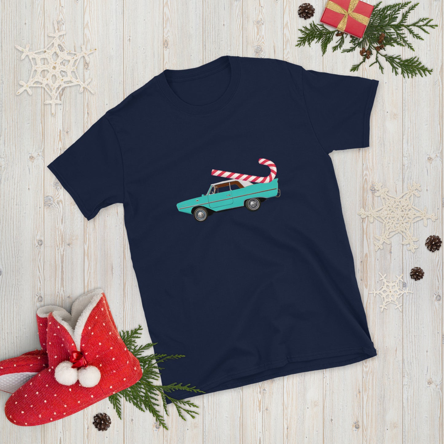 Amphicar 770 Fjord Green Amphibious Car with Christmas Wreath for Car Lovers Unisex T-Shirt